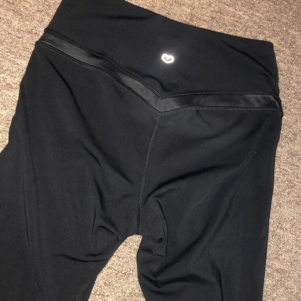 Bootyful butt enhancing leggings